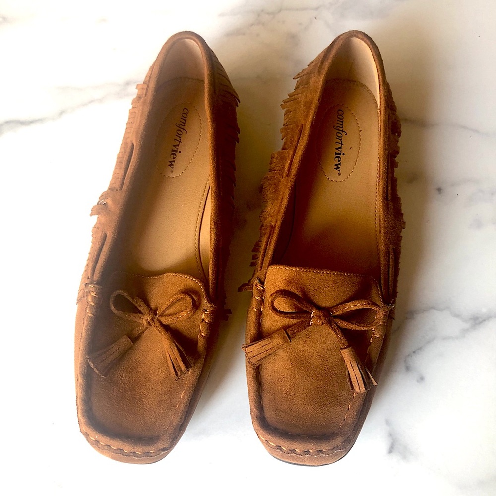 comfortview Women's Tan Suede Moccasin Loafers with Fringe & Tassel
